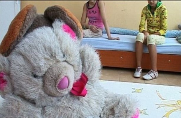 Tinerii şi femeile din PDL Constanţa, alături de copiii de la Casa Speranţa şi Casa Soarelui